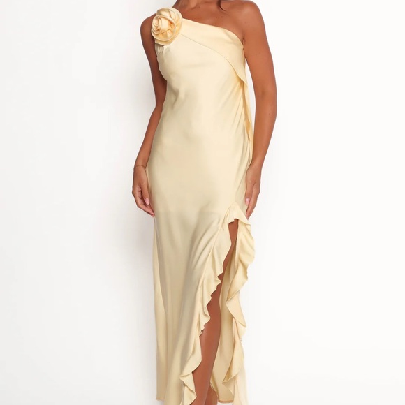 Aila Rosette Petal & Pup Cream One-Shoulder Gown butter yellow dress - Picture 2 of 5